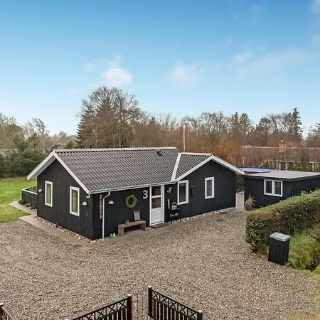 4 Bedroom In