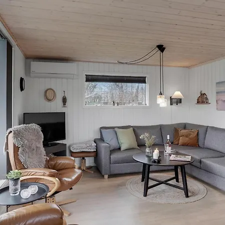 4 Bedroom In Semesterbostad *
